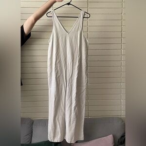 Universal Thread Cream V-Neck Capri Romper with Pockets